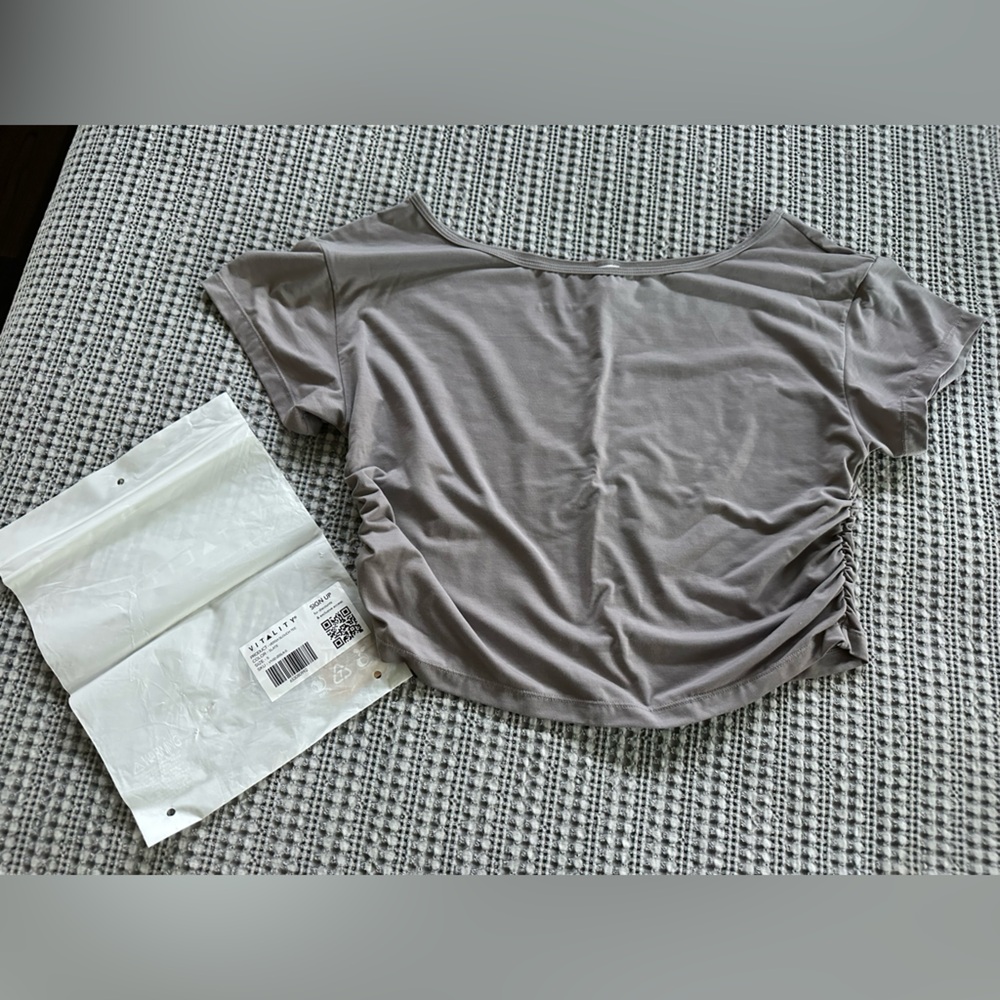 Vitality Versa Slouch Tee in Slate Size Small